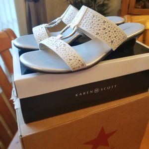 Karen Scott's Eanna sandals in white size 9.5 with shiny studs and ring hardware